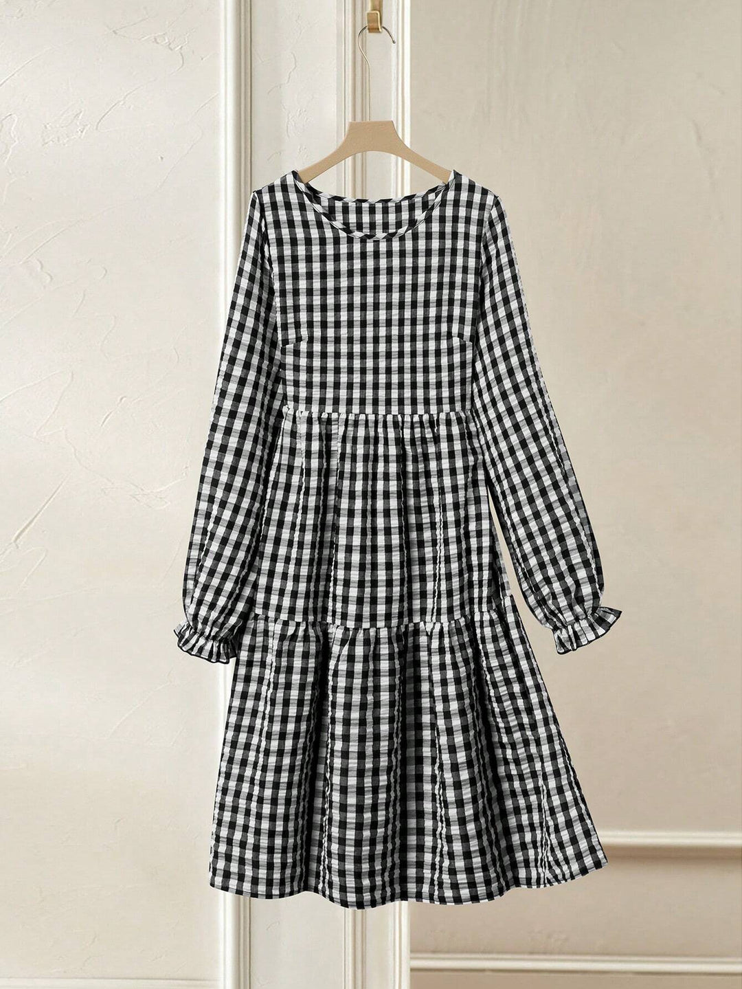 Damen Karomuster Maxikleid mit langem Arm und Rüschendetail EB