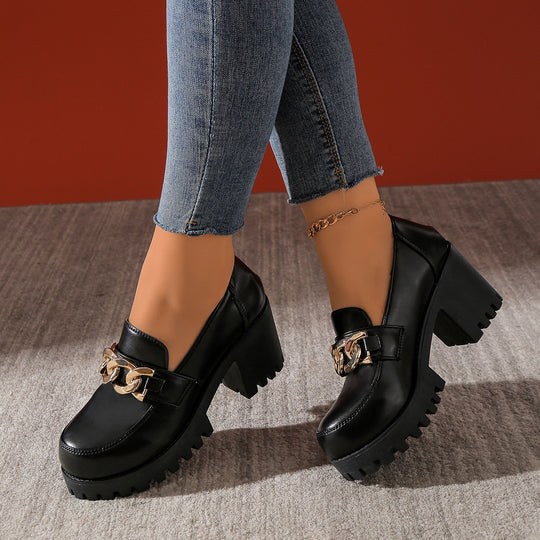 Damen modische Mokassins mit trendigem Absatz und Kettendetail EB