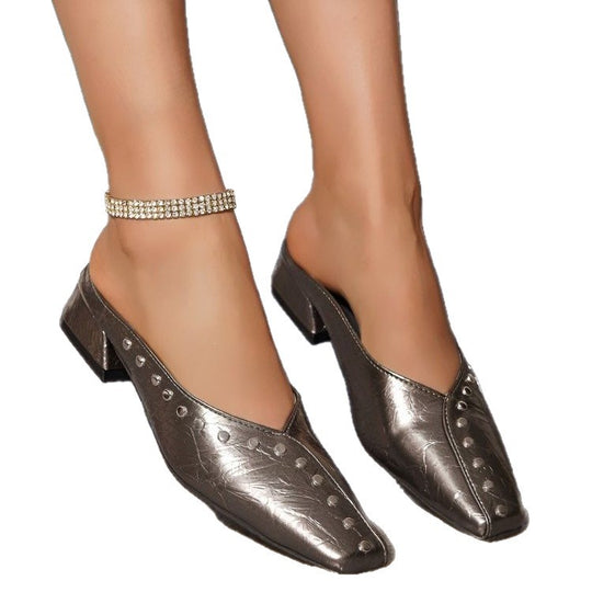 Damen Mules mit modischem Riemendesign und eleganten Schmuckdetails EB