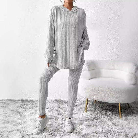 Damen lässiges Lounge-Outfit mit oversized Pullover und Leggings EB