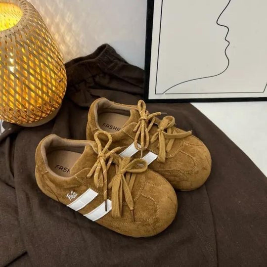 Damen modische Riemchen Sneaker aus Wildleder EB