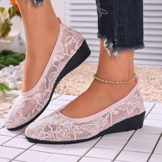 Damen Ballerinas mit filigranem Spitzenbesatz und rutschfester Sohle EB