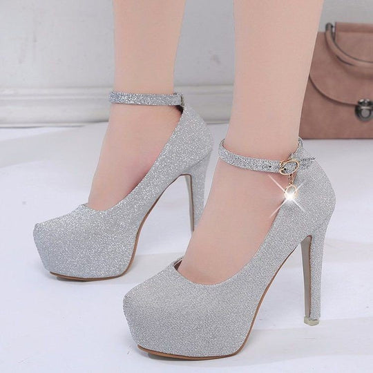 Damen Glitzernde Plateau-Pumps mit Feinem Riemchen und Elegantem Schmuckdetail EB