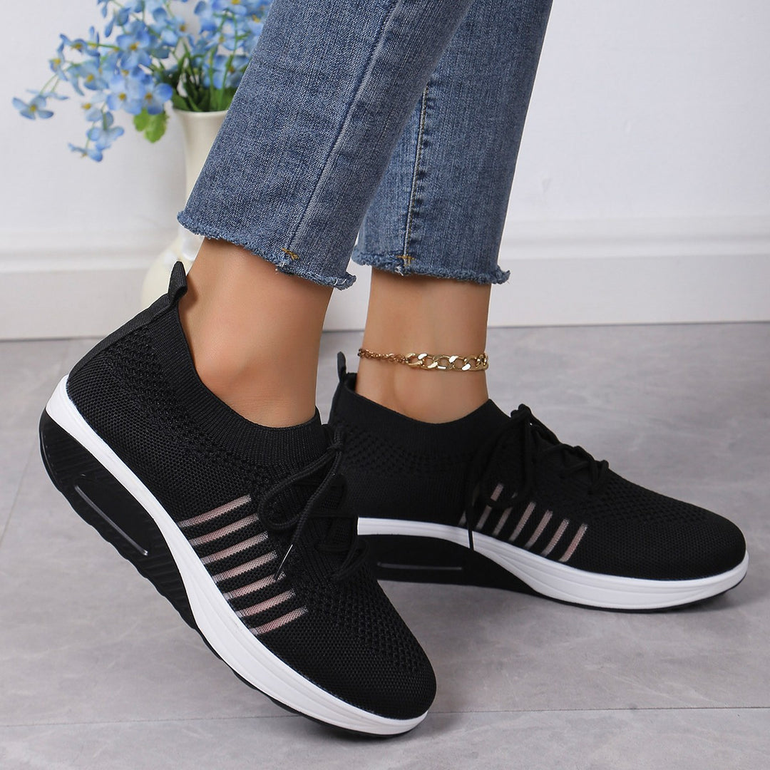 Damen Bequeme Sport-Sneaker mit atmungsaktivem Mesh-Obermaterial und dämpfender Sohle EB