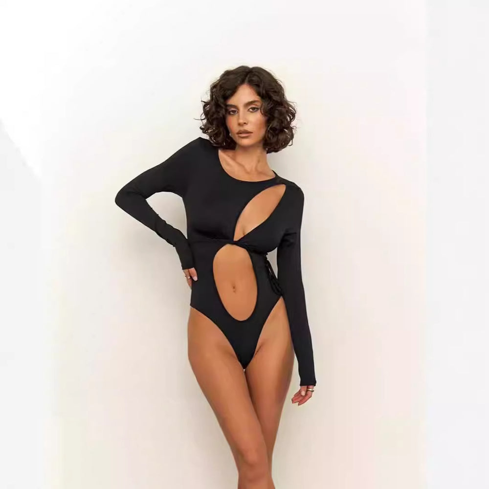 Damen Einteiliger Badeanzug mit innovativem Cut-Out und langem Arm EB