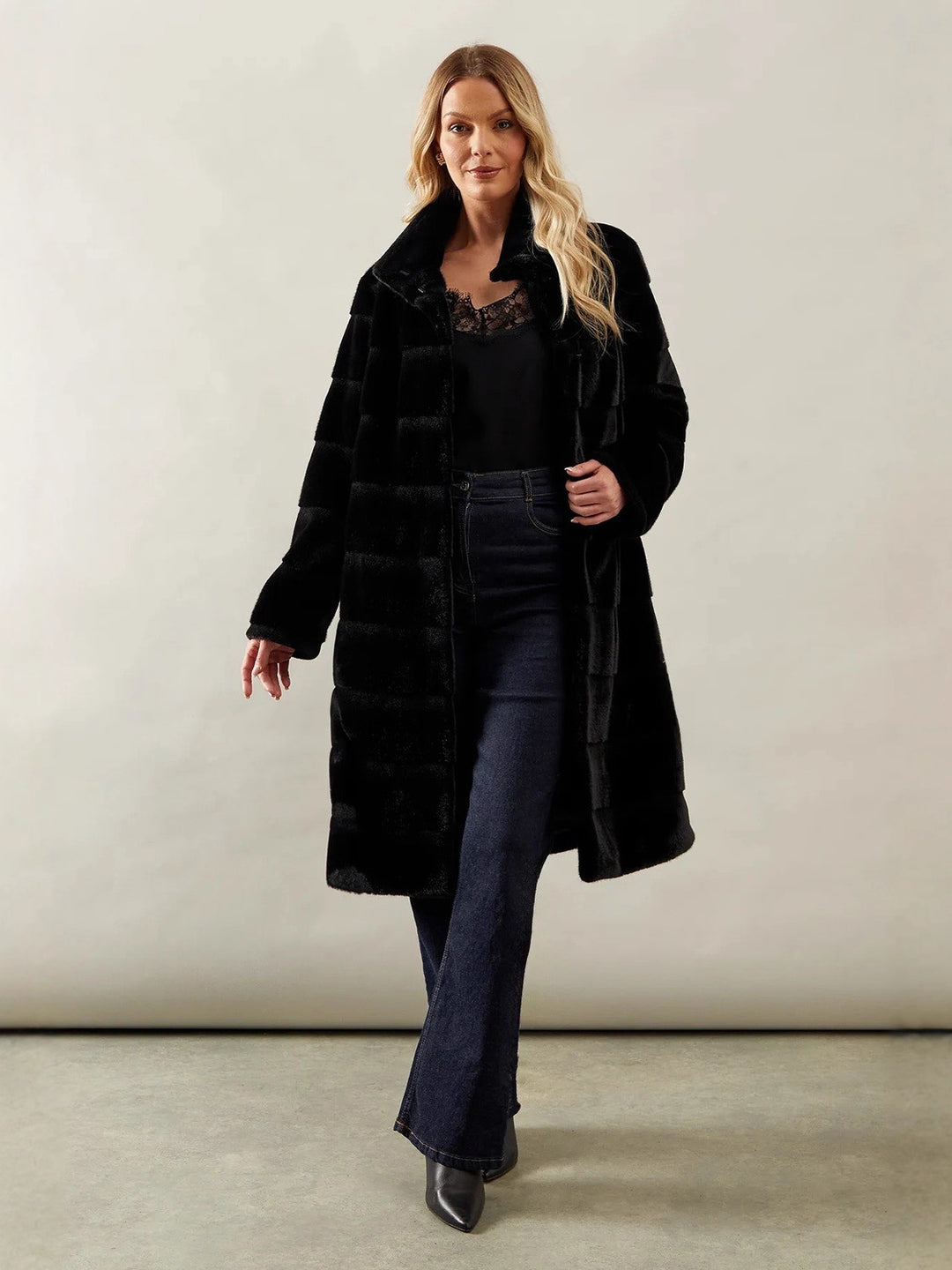 Damen Markante Kuscheljacke mit eingefasstem Gürtel EB