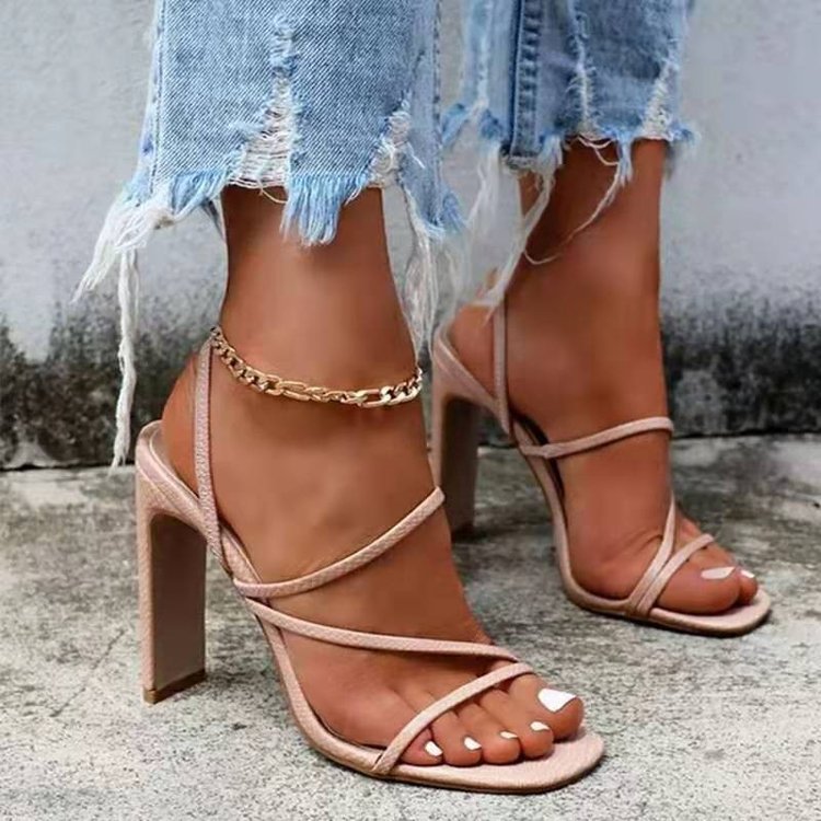 Damen Slingback-Sandaletten mit quadratischer Zehenpartie, schlanken Zierriemen und hohem Blockabsatz EB