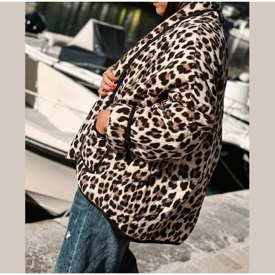 Damen modische Jaquardjacke im trendigen Leopardenlook mit praktischen Taschen EB