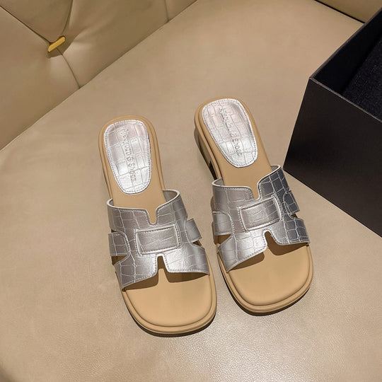 Damen Bequeme und stilvolle Mules mit moderne Prägung EB