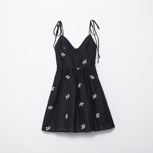 Damen Sommerkleid mit feinen Stickereien und verstellbaren Trägern EB