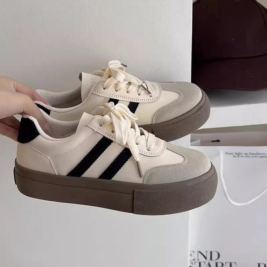 Damen Plattform Sneakers mit sportlichem Design und rutschfester Sohle EB