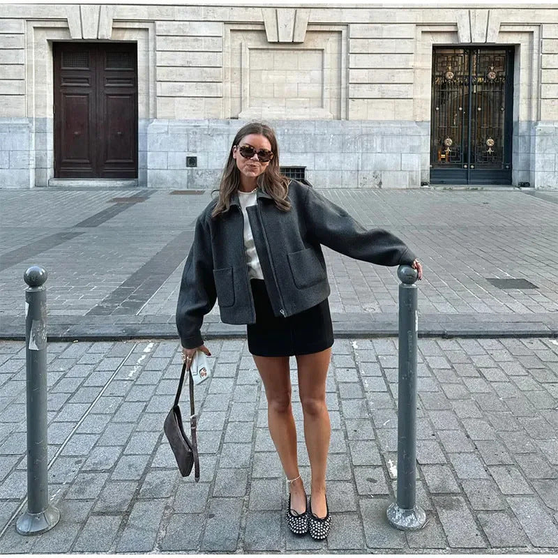 Damen Urbaner Oversize-Wolljacke mit praktischen Taschen EB