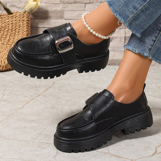Damen Slipper mit modischem Verschluss und rutschfester Profilsohle EB