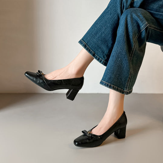 Damen Elegante Pumps mit Dekorativem Schmuckdetail EB