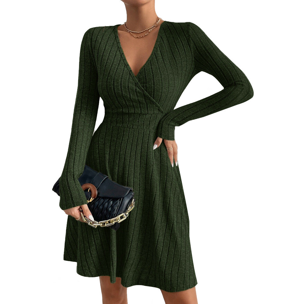 Damen figurschmeichelndes geripptes Wickel-Strickkleid mit tailliertem Bund und ausgestelltem Rock Eichborn Berlin