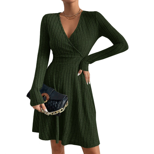 Damen figurschmeichelndes geripptes Wickel-Strickkleid mit tailliertem Bund und ausgestelltem Rock Eichborn Berlin