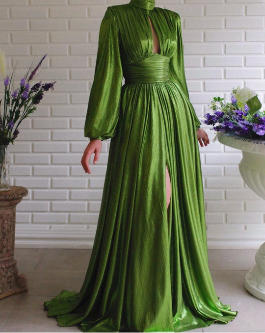Damen Elegantes Maxikleid mit plissierten Details und luxuriösem Fall EB