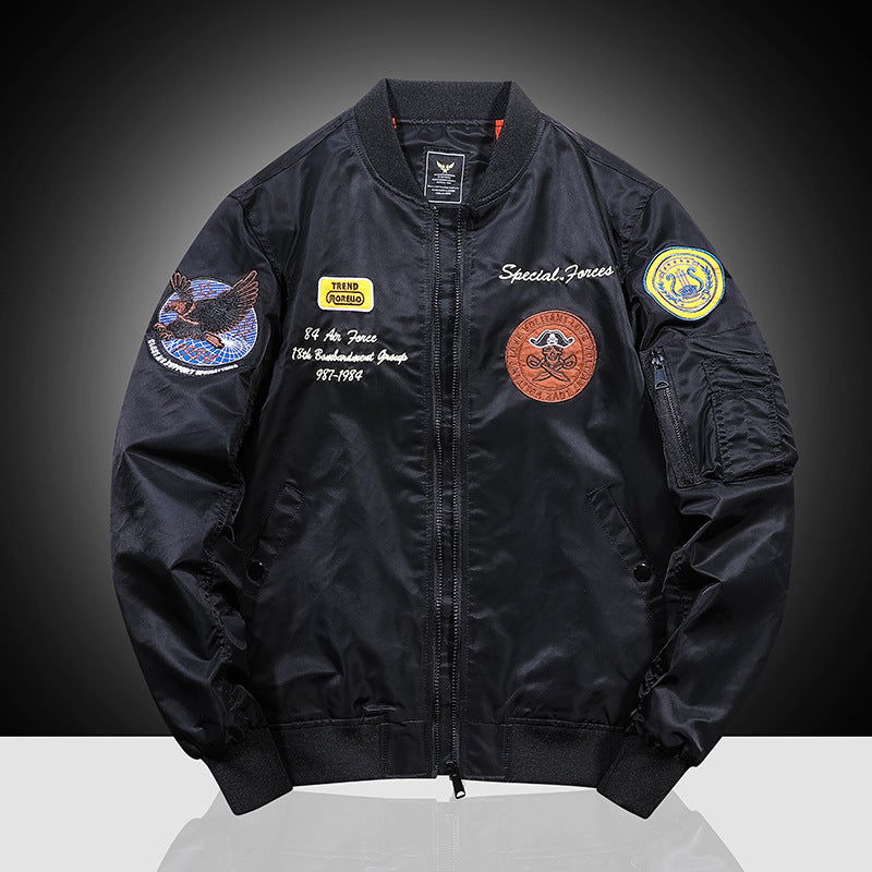 Herren Bomberblouson im Military-Patchstil mit Ärmel-Utilitytasche und geripptem Kragen EB