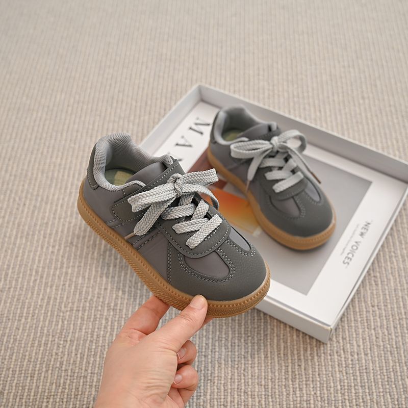 Damen sportliche Sneaker mit atmungsaktiver Oberfläche und modischem Design EB