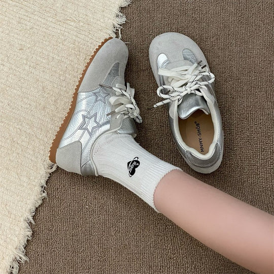 Damen Sneaker mit modischem Sternen-Design und rutschfester Sohle EB