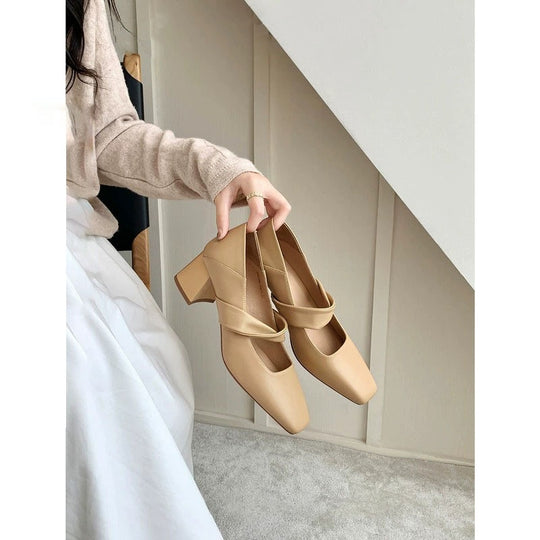 Damen elegante Berufsschuhe mit moderner geschwungener Riemchenverzierung und stabiler Absatzhöhe EB