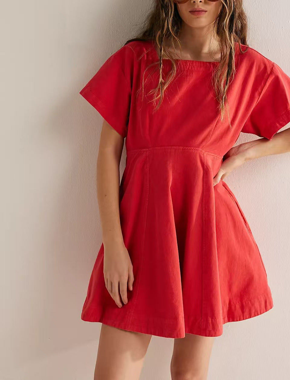 EB | Freizeitkleid mit quadratischem Ausschnitt und Knöpfen
