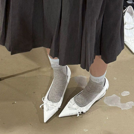 Damen elegante High Heel Ballerinas mit glänzender Oberfläche und Rüschendetail EB