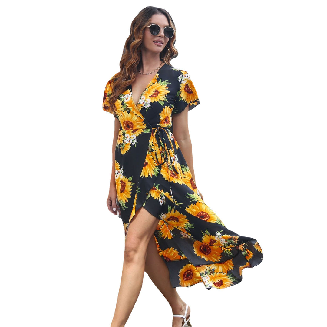 Damen Maxikleid mit elegantem V-Ausschnitt, einem schmeichelhaften Schnitt und leichten Rüschendetails EB