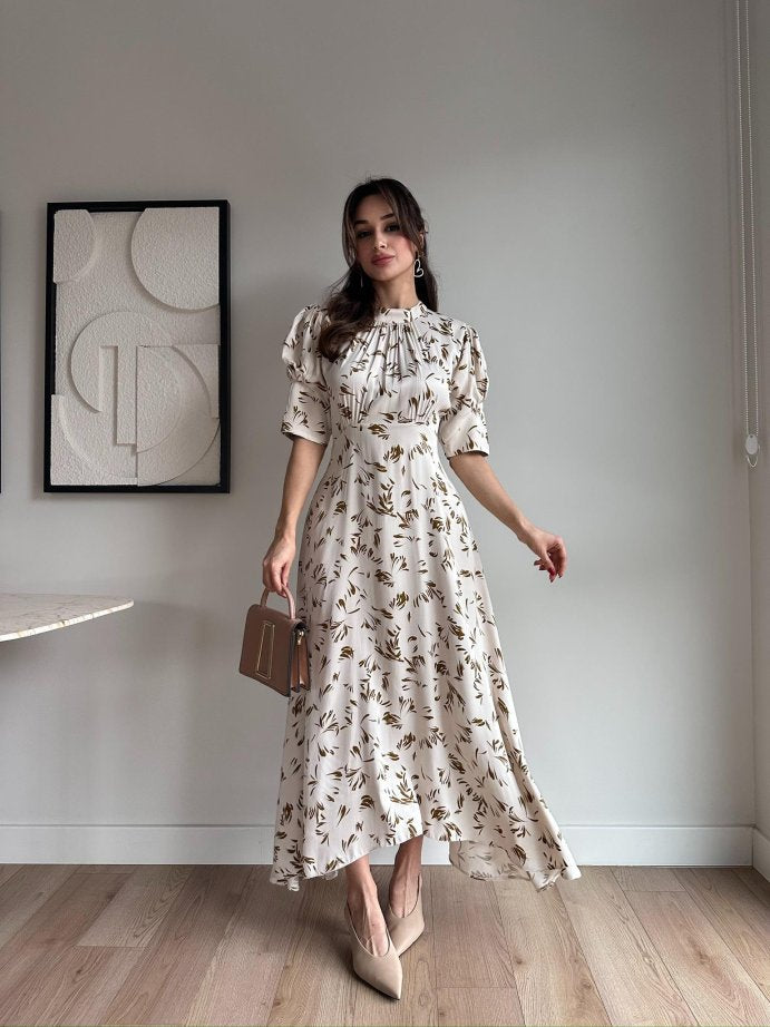 Damen Romantisches Maxikleid mit Rüschendetails und floralem Muster EB