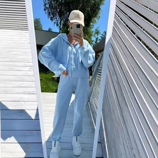 Damen lässiges Kapuzen-Sweatshirt und Jogginghose Set in Oversize-Passform mit Reißverschluss und Kängurutasche Eichborn Berlin