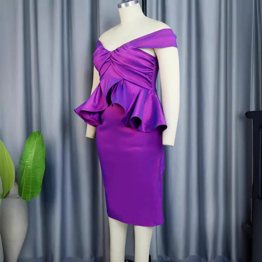Damen Elegantes Abendkleid mit schulterfreiem Design und voluminösen Rüschen EB