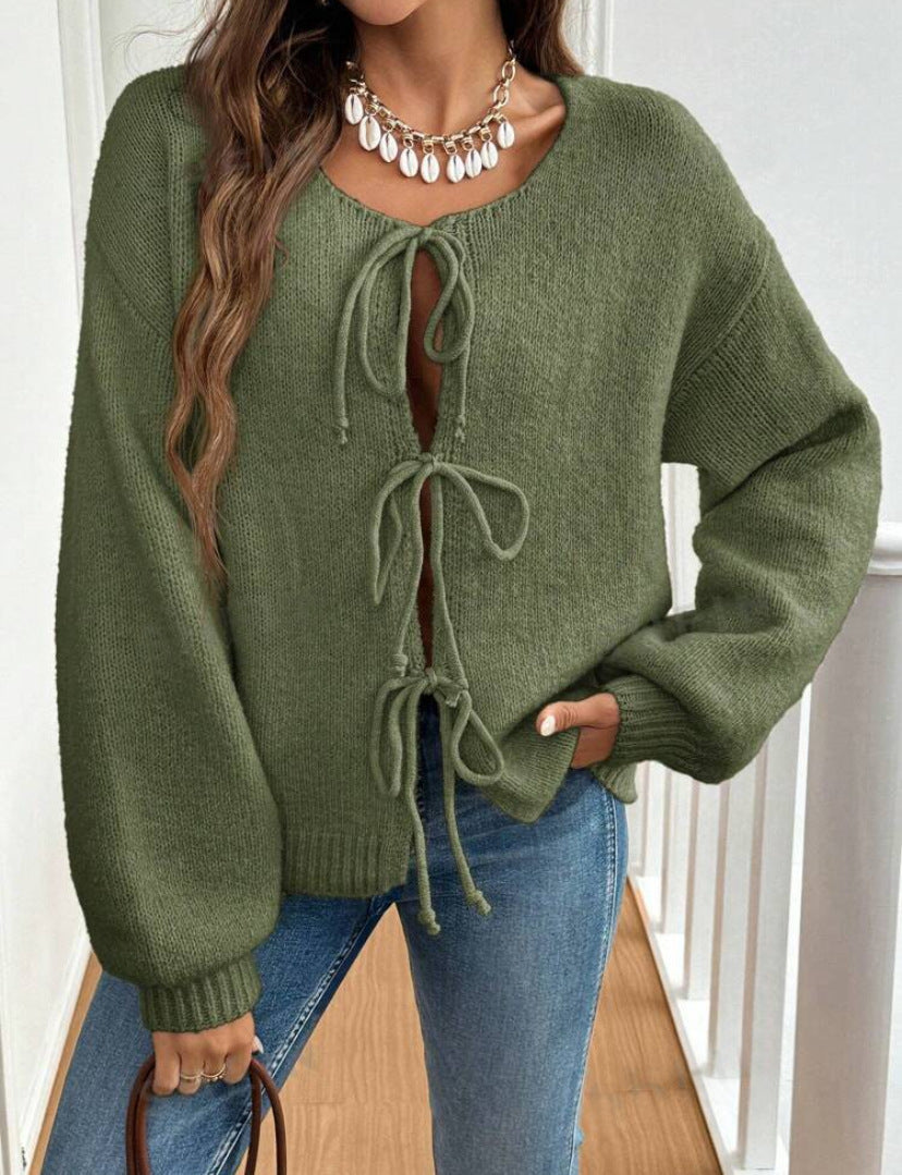 Damen gemütlicher Strickpullover mit dekorativem Schnür-Detail und weit geschnittenen Ärmeln EB