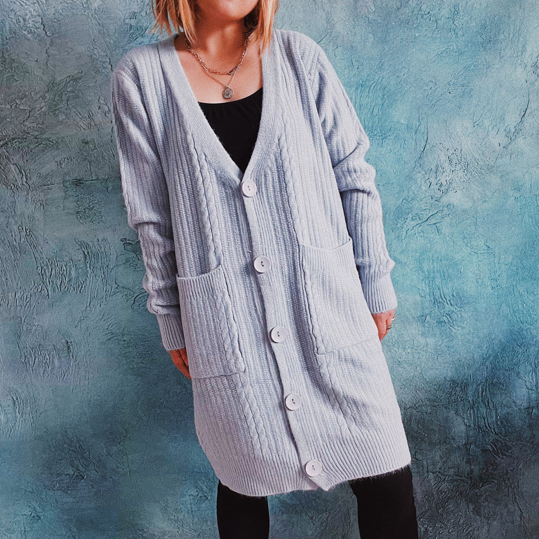Damen Grobstrickjacke mit modernen Knopfdetails und lässigem Schnitt EB