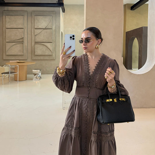 Damen Maxikleid mit kunstvollen Stickereien und luftigen Ärmeln EB