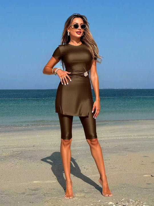 Damen Stylish Sportanzug mit Short und Wickeloptik EB