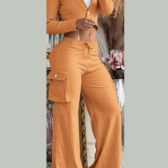 Damen Lounge-Set mit weicher Cargo-Sweathose mit weitem Bein und Cropped-Cardigan EB