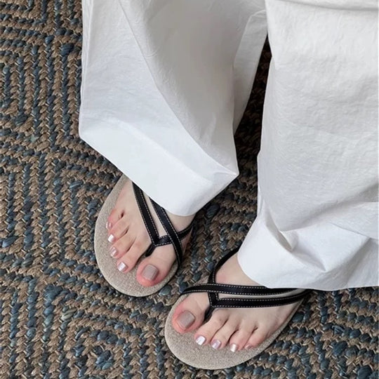 Damen Zehentrenner-Sandalen mit stylishen Riemchen und komfortabler Fußbettgestaltung EB
