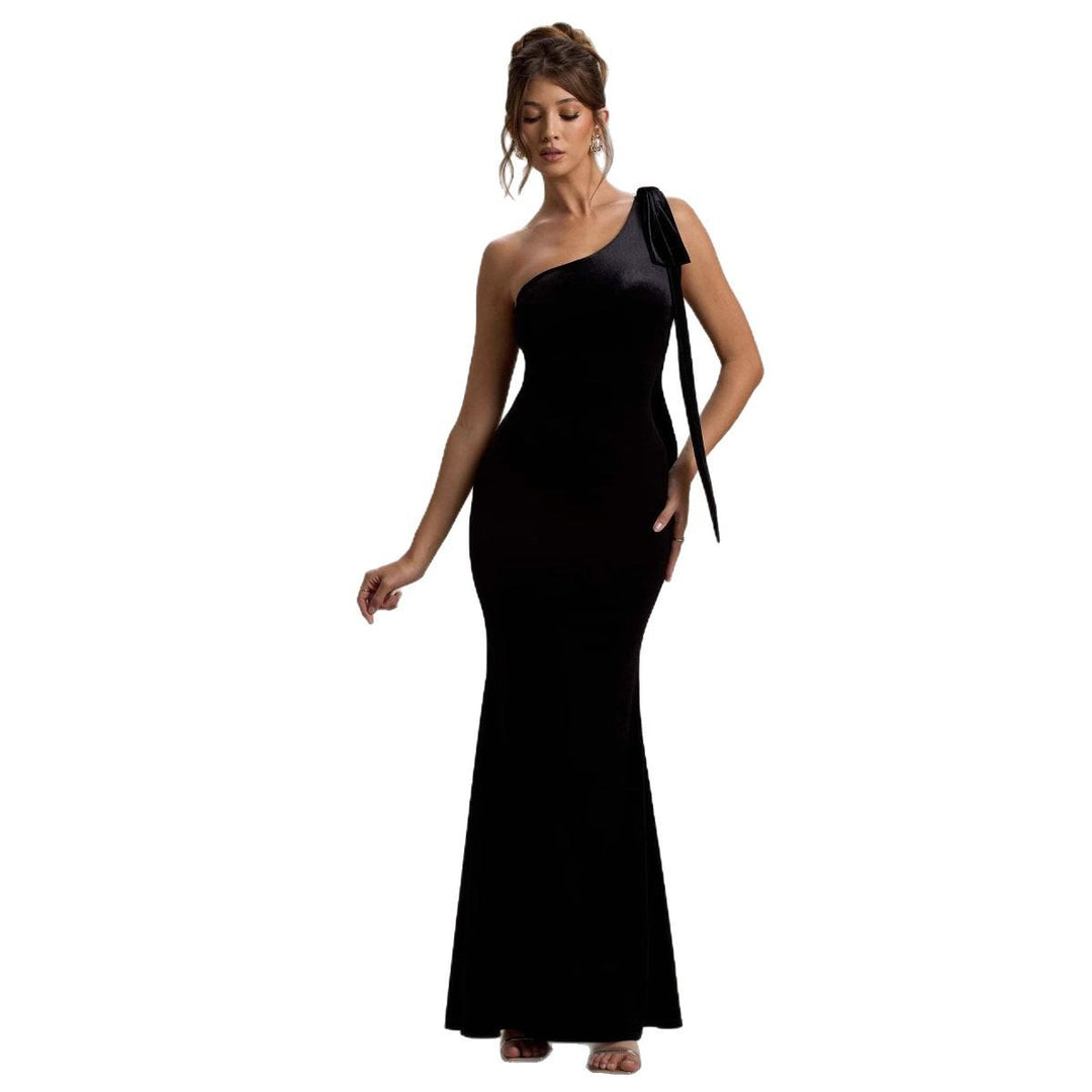 Damen figurbetontes Abendkleid mit asymmetrischem Träger und schickem Saum EB