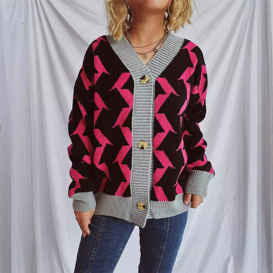 Damen Grobstrickjacke mit grafischem Muster und hochwertigen Knopfdetails EB
