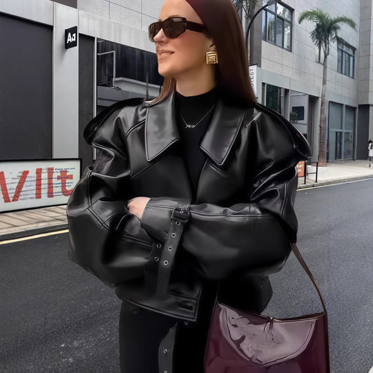 Damen oversized Kunstlederjacke mit statement-Manschetten EB