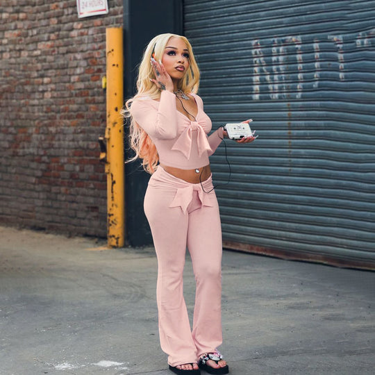 Damen nan Cropped-Longsleeve mit dekorativer Schleifenfront, V-Ausschnitt und figurbetonter Passform EB