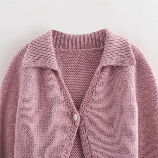 Damen Strickjacke mit elegantem Kragen und breitem Saum EB