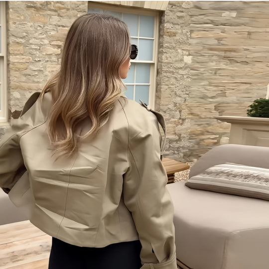 Damen modische Kunstlederjacke mit lässigem Schnitt und eleganten Details EB