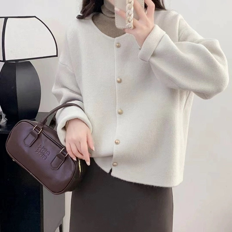 Damen Grobstrickjacke mit eleganter Knopfleiste und lässigem Schnitt EB