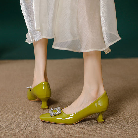 Damen elegante Pumps mit funkelndem Schmuckdetail EB