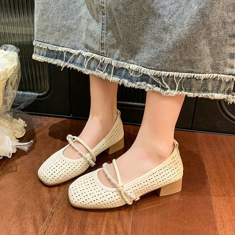 Damen Komfortable Ballerinas mit feinem Riemen und zierlichem Schmuckdetail EB