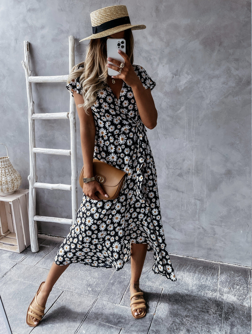 Damen florales Wickelkleid mit kurzem Ärmel und schwingendem Rock EB