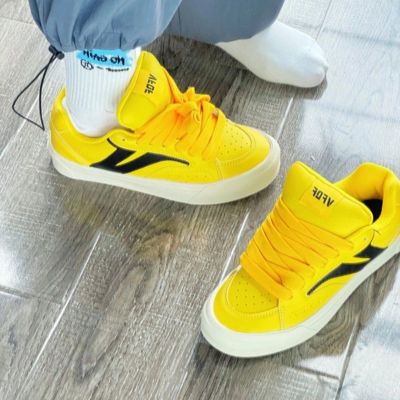 Damen Sportliche Sneakers mit innovativem Schnürsystem EB