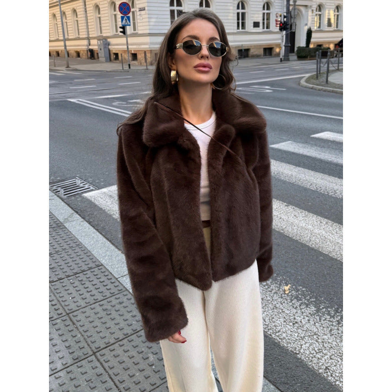 Damen Kurze Kunstfelljacke mit elegantem Schnitt EB