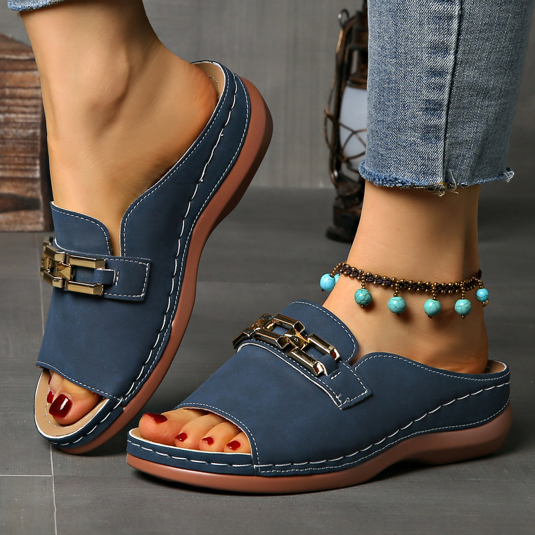Damen offene Clogs mit dekorativem Metallakzent EB
